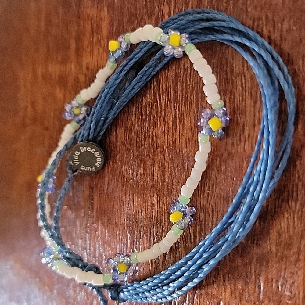 PURA VIDA Original Signature Adjustable Cord and Daisy Flower Bead Bracelet Lot